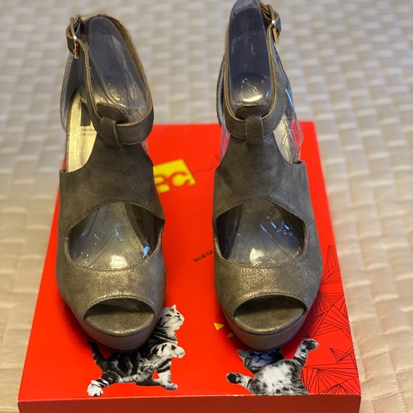 BC Footwear Shoes - BC footwear pewter platform sandals